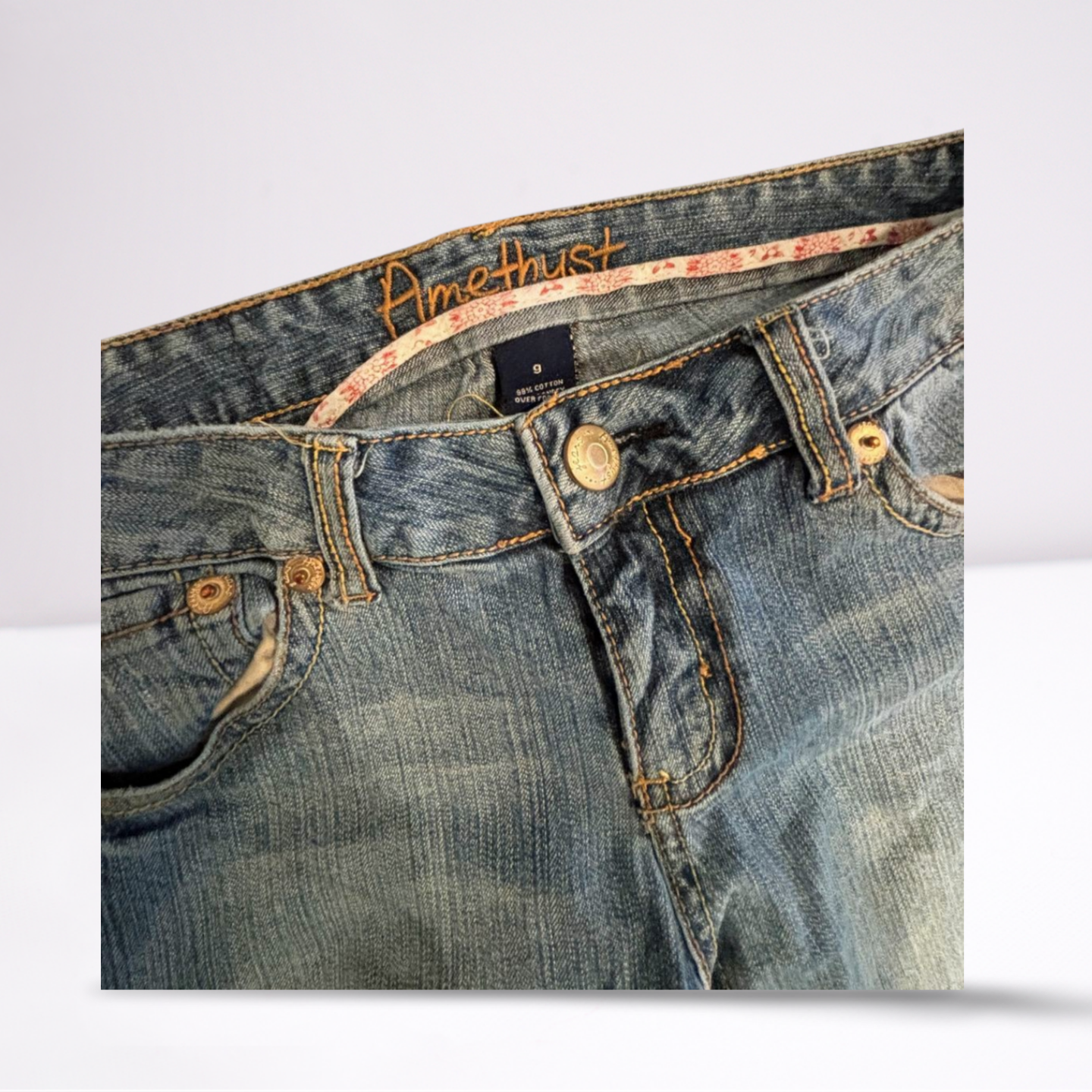 Womens Amethust Jeans Slightly Distressed Vintage - Size 9 - Blue - Very Good